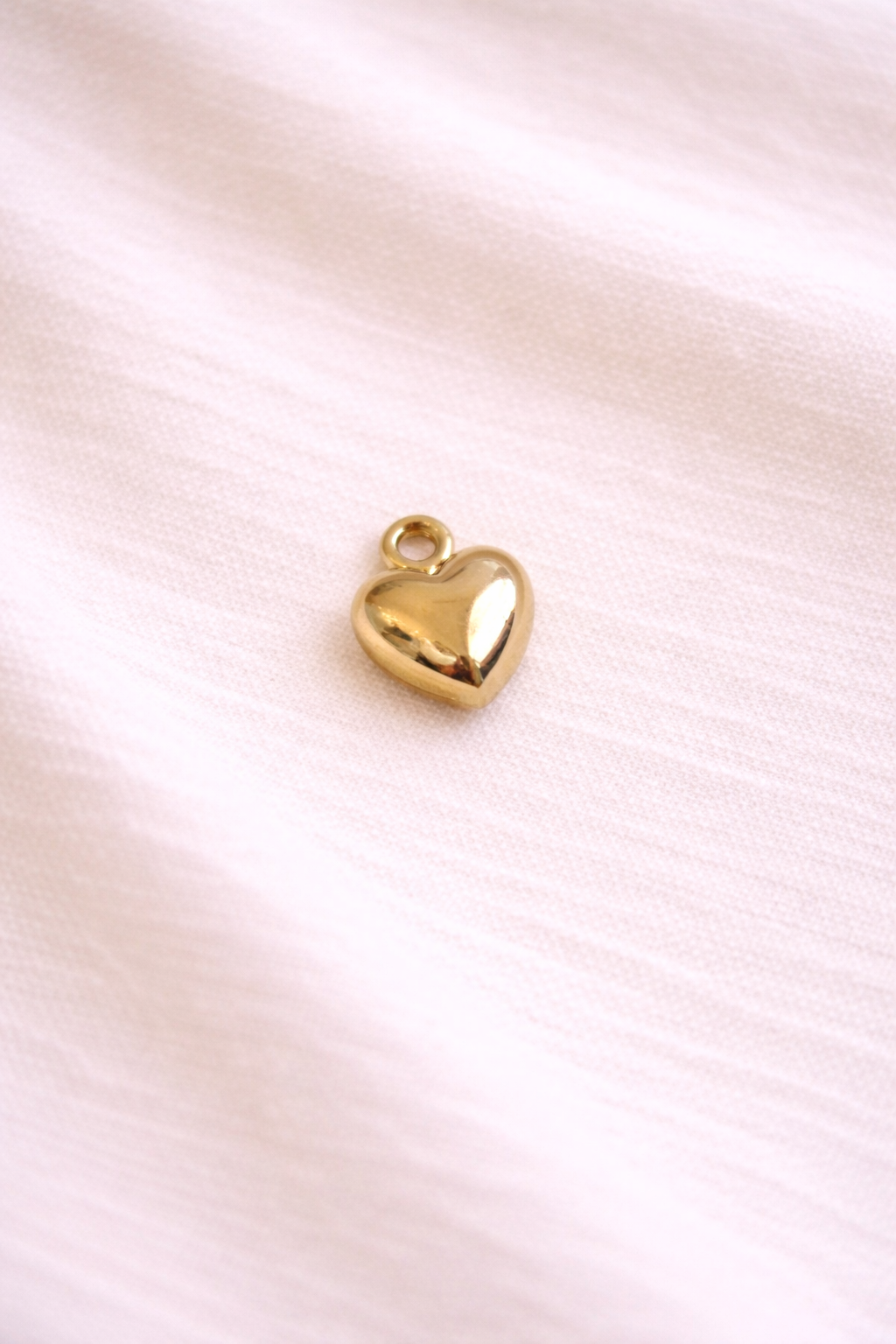 Kleiner Herz-Charm mit glatter Oberfläche | Edelstahl 18K Echtgold plattiert