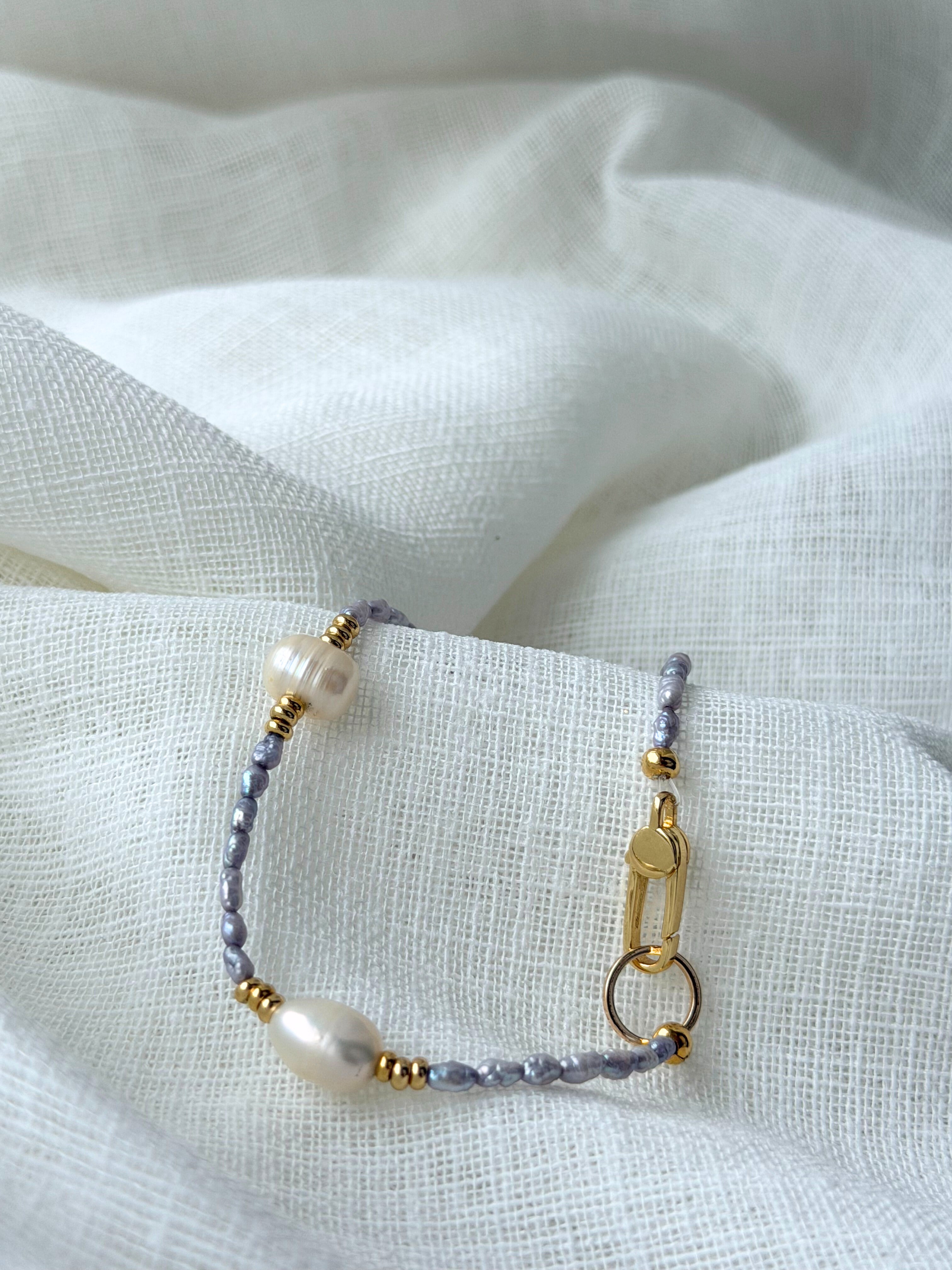 Lavender Blush – Süßwasserperlenarmband in Lavendel & Perlmutt