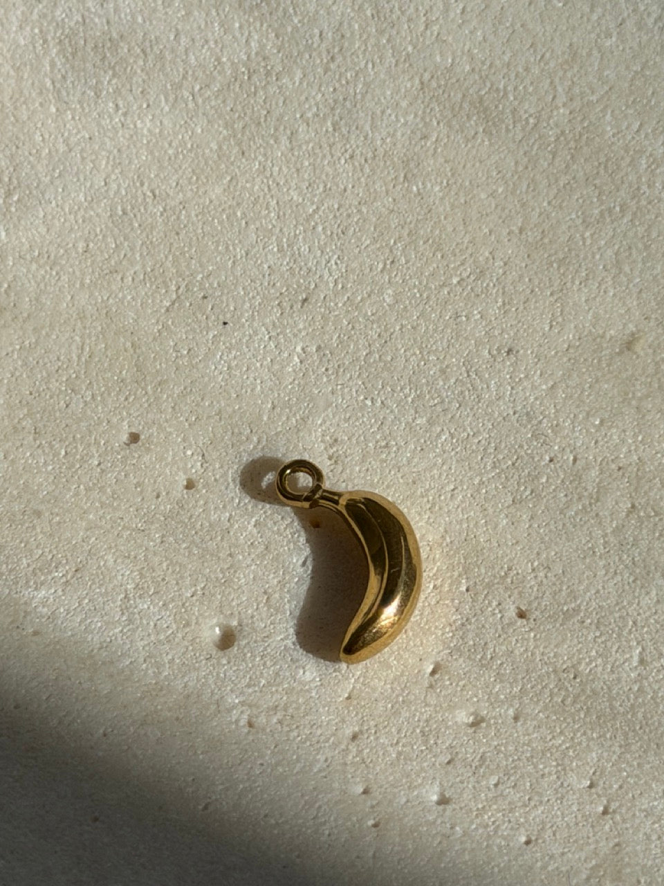 Banane-Charm Anhänger Gold