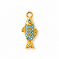 Fisch-Charm Anhänger Gold – Schlanker Fisch mit blauer Zirkonia