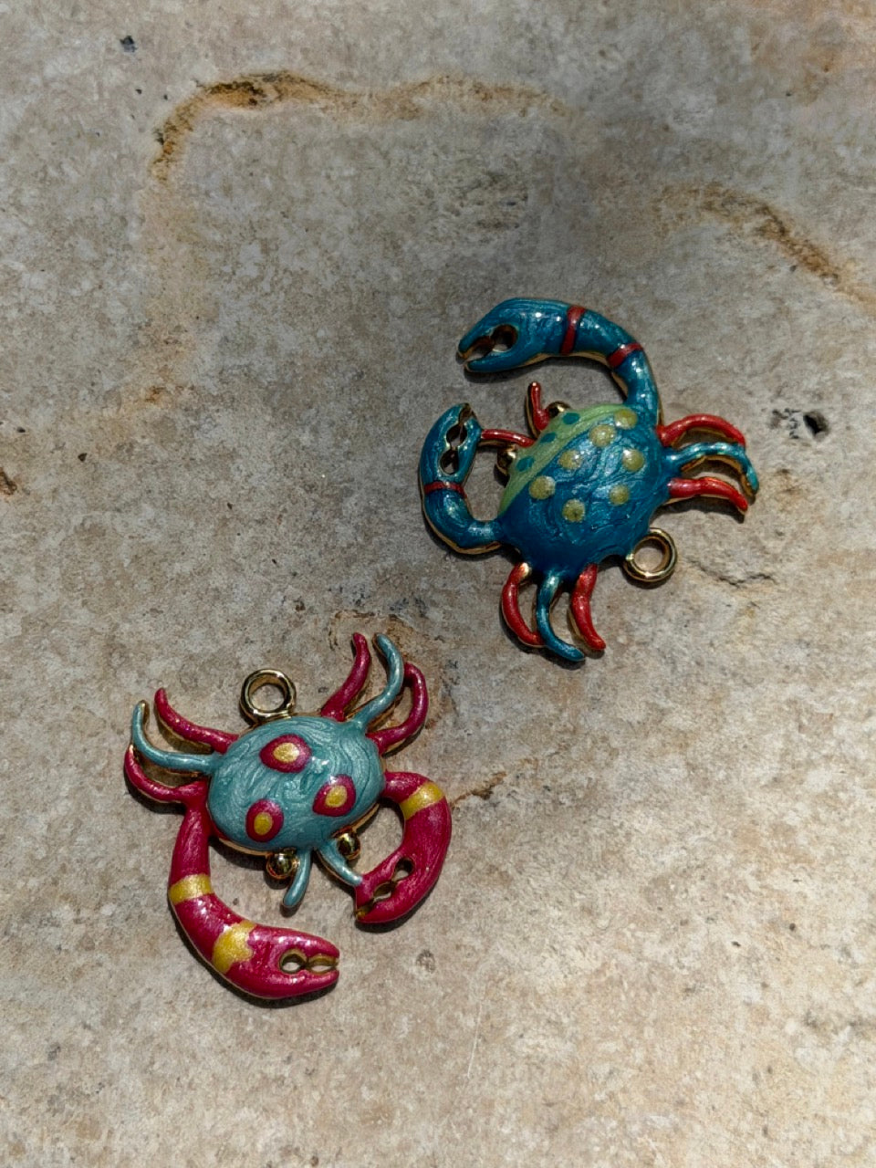 Großer Krabbe Anhänger Gold – Mediterranean Coastal Charm | 18K vergoldet