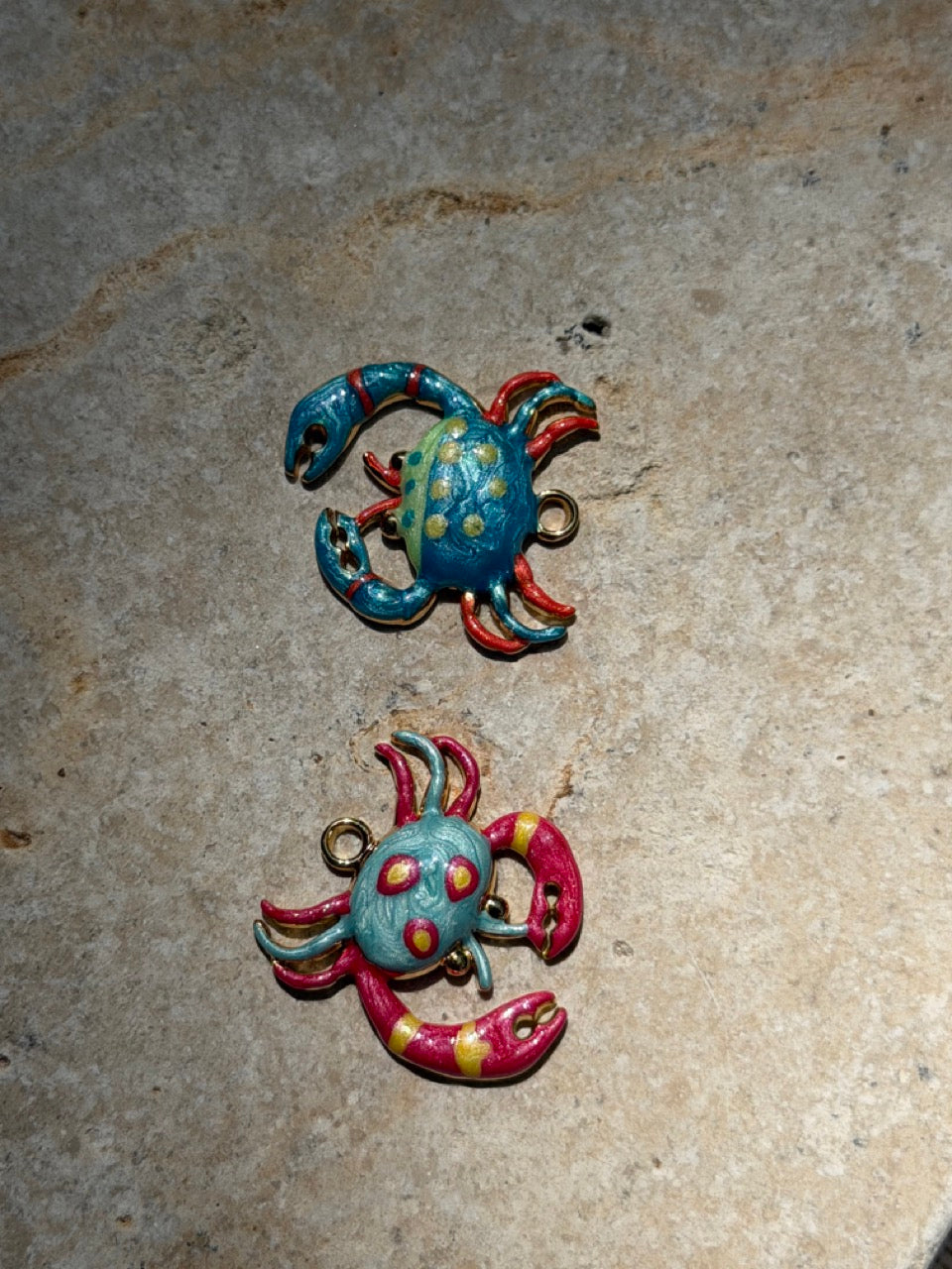 Großer Krabbe Anhänger Gold – Mediterranean Coastal Charm | 18K vergoldet