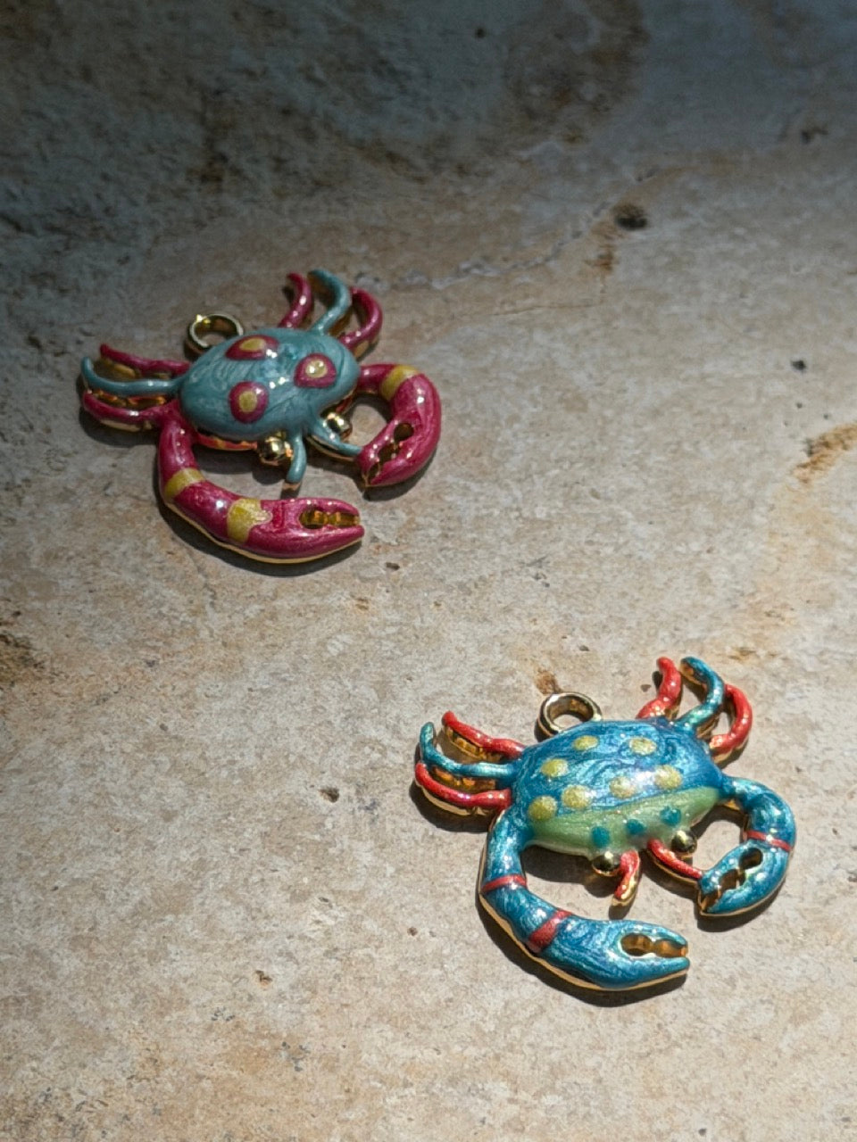 Großer Krabbe Anhänger Gold – Mediterranean Coastal Charm | 18K vergoldet
