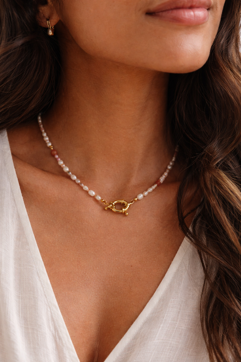 Charming Blush - Süßwasserperlenkette mit goldenem Statement-Verschluss