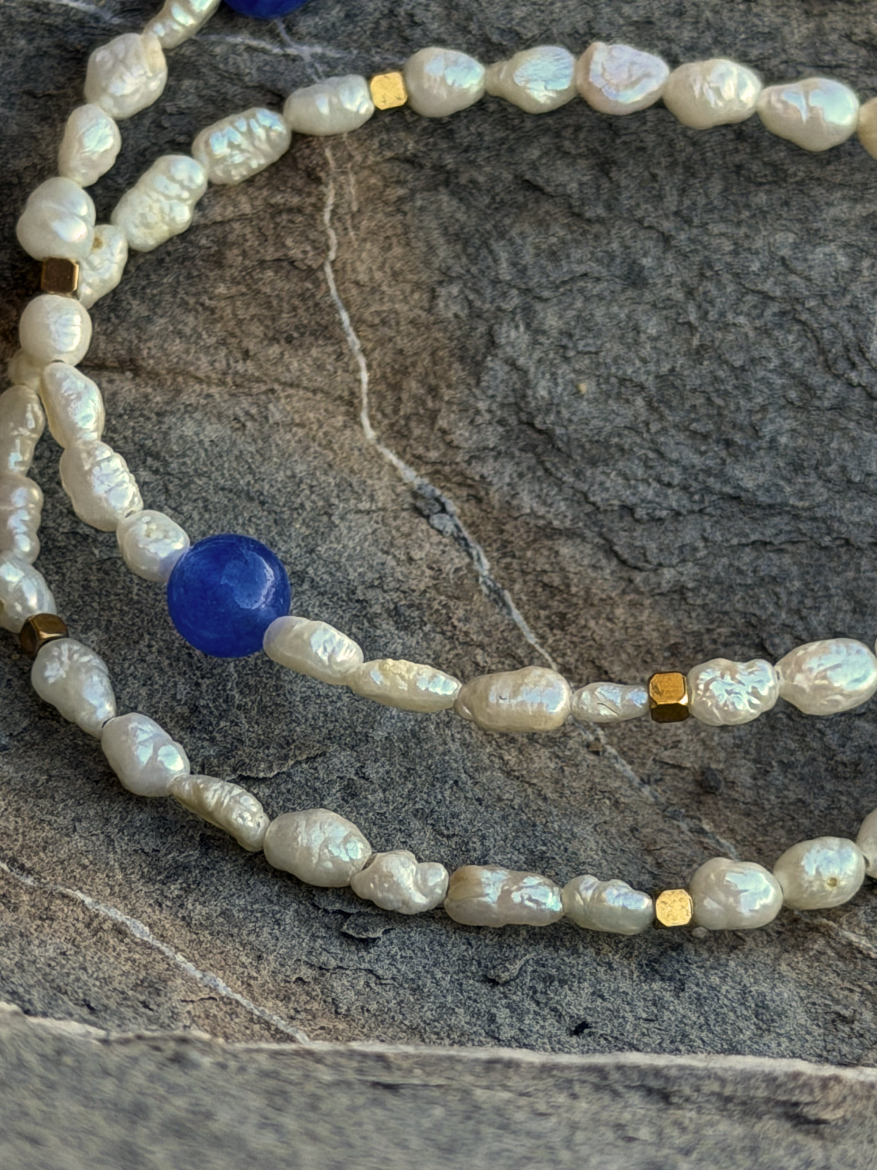 Cielo del Mar Armband | Süßwasserperlen & blauem Naturstein
