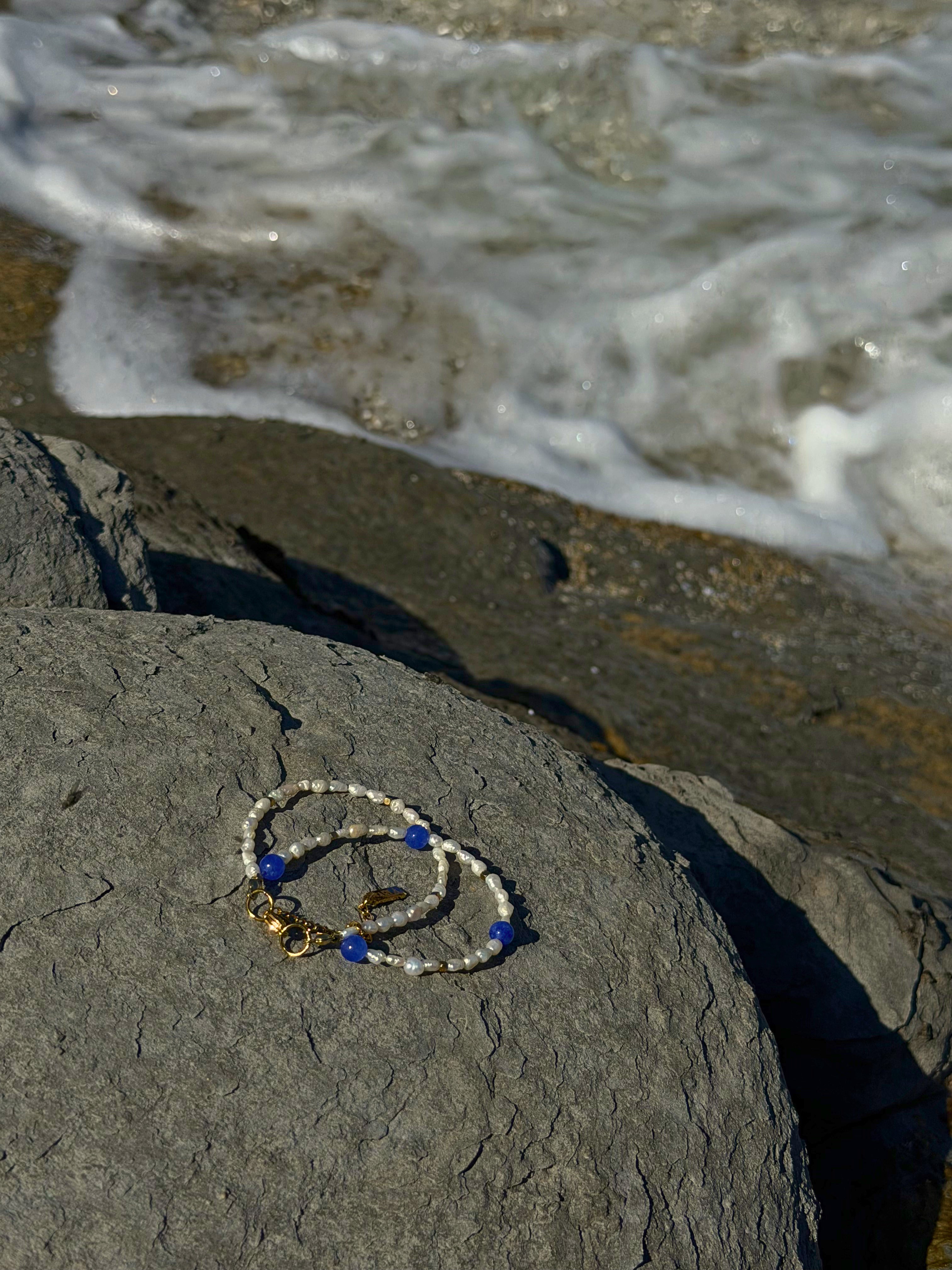 Cielo del Mar Armband | Süßwasserperlen & blauem Naturstein