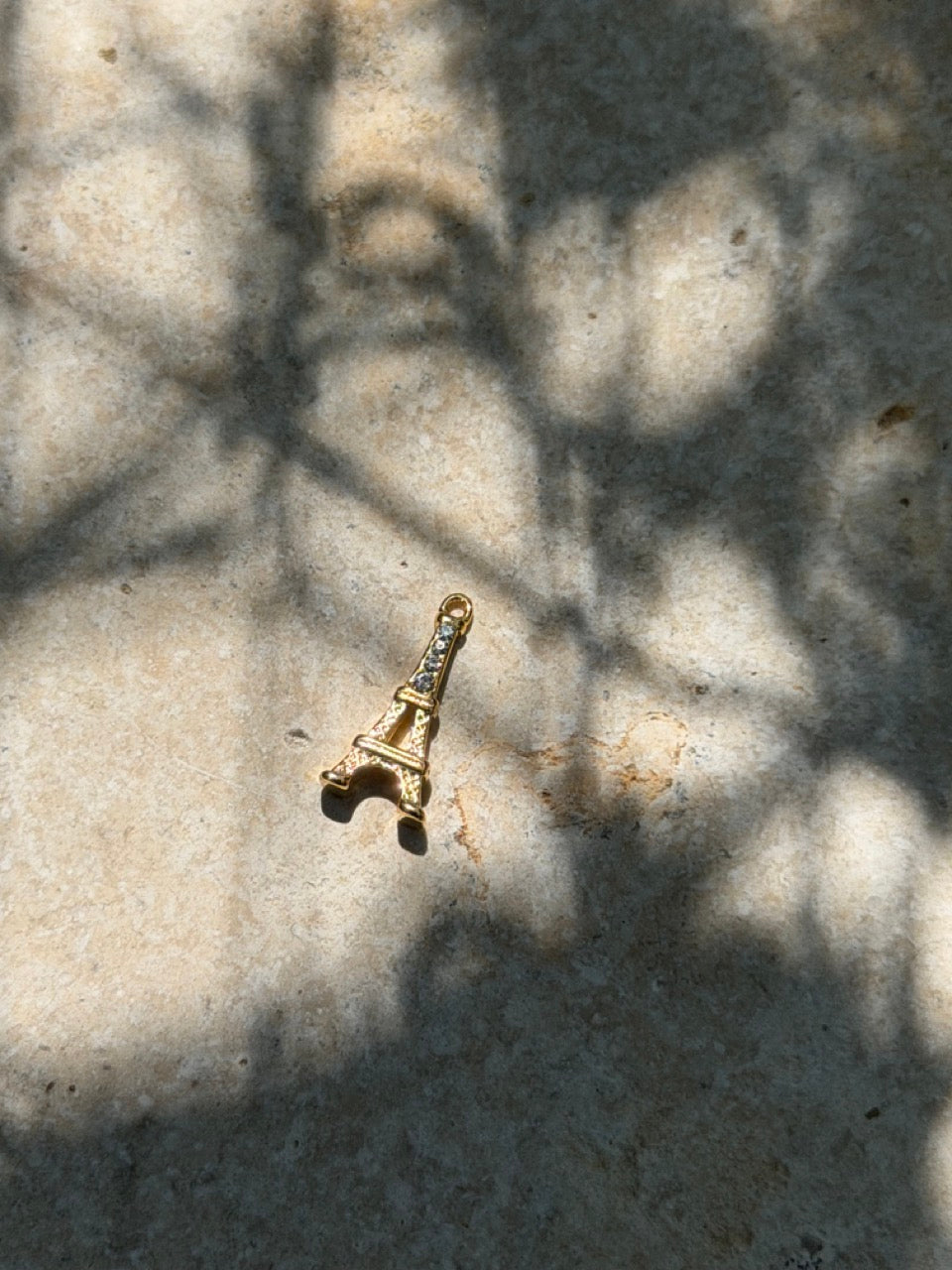 Eiffelturm Anhänger, Größenvergleich
