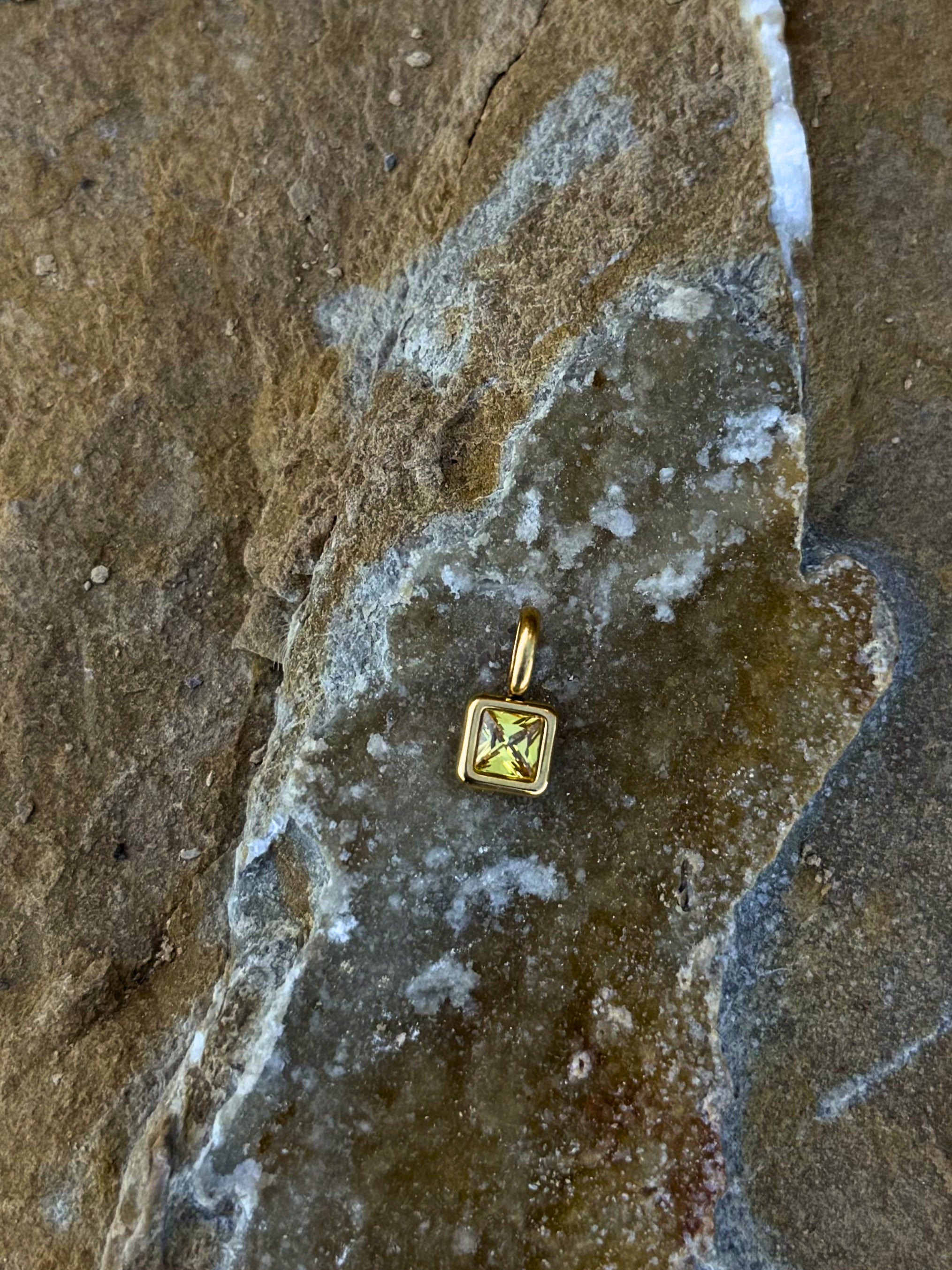 Goldener Geburtsstein Anhänger mit Zirkonia | Edelstahl 18K Vergoldung