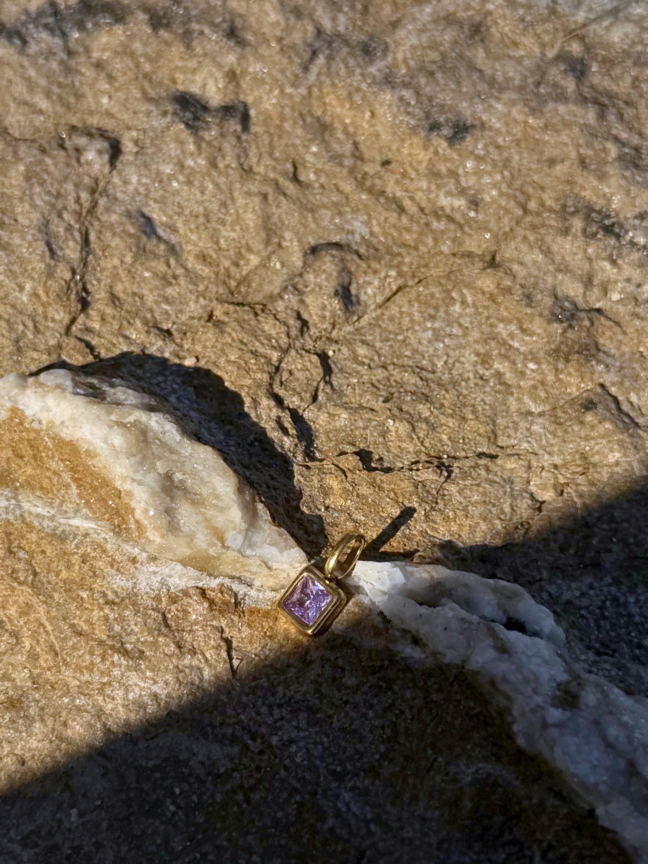 Goldener Geburtsstein Anhänger mit Zirkonia | Edelstahl 18K Vergoldung