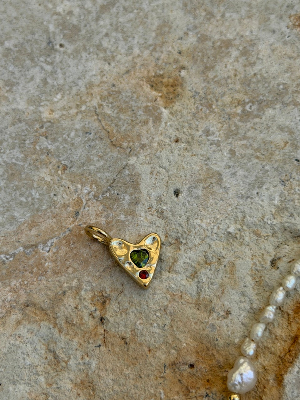 Herz Anhänger Olivgrün Strass – „Positano“ | 18K vergoldet