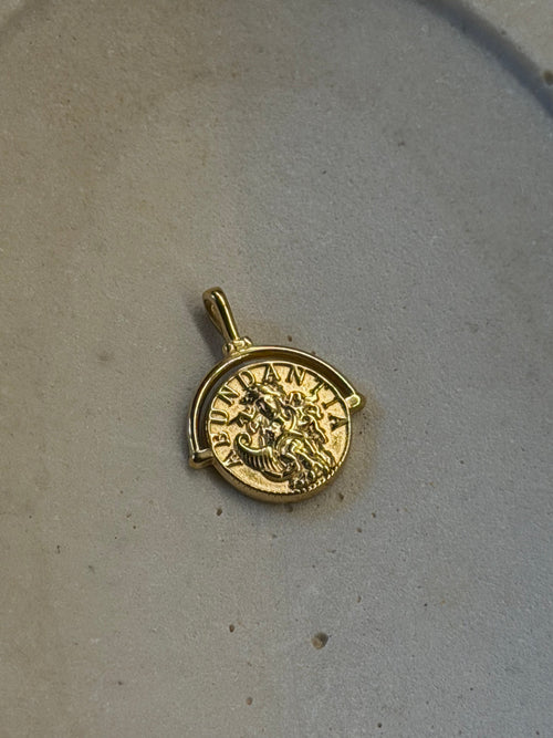 Abundantia römischer Münzanhänger, Detailansicht