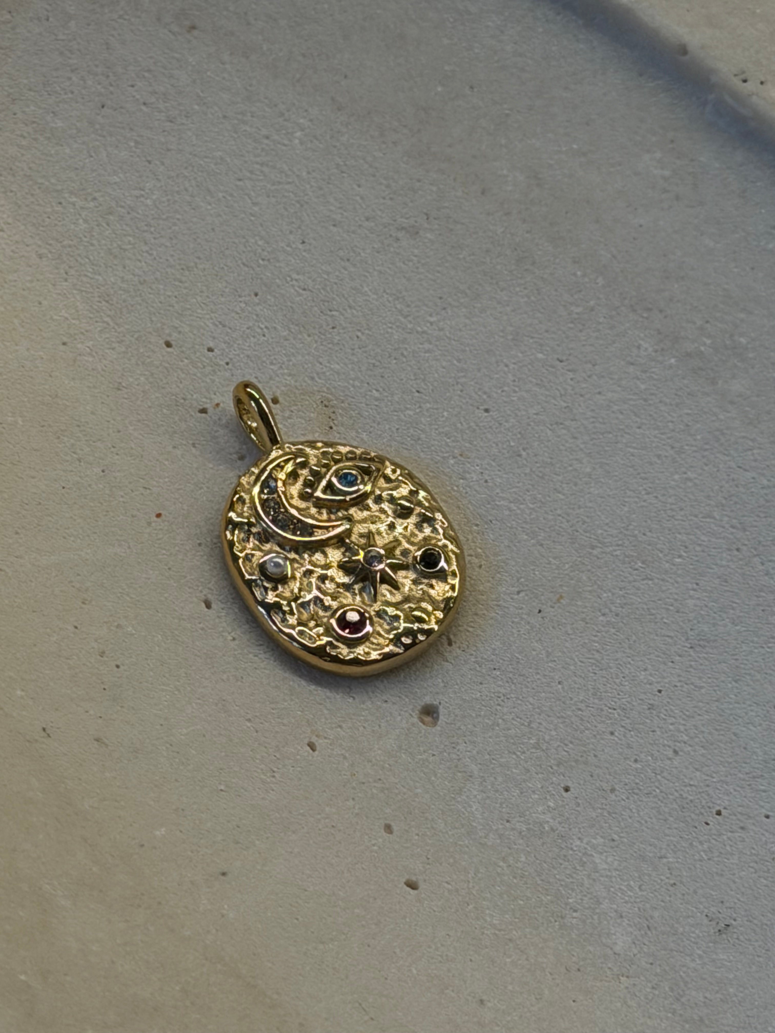 Galaxis Medaillon-Charm, weitere Ansicht