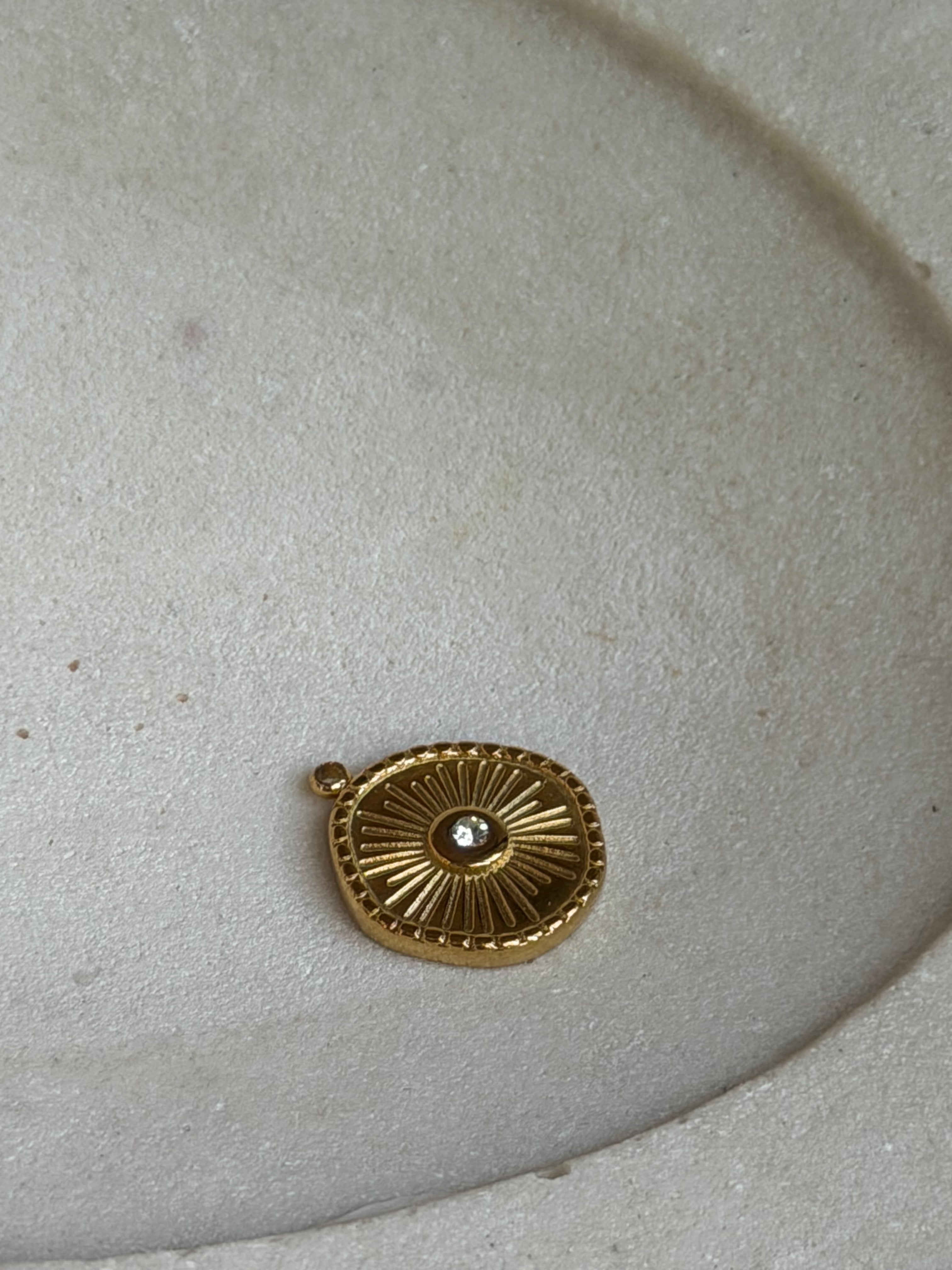 Runder Sonnen-Charm mit Strass, Detailansicht