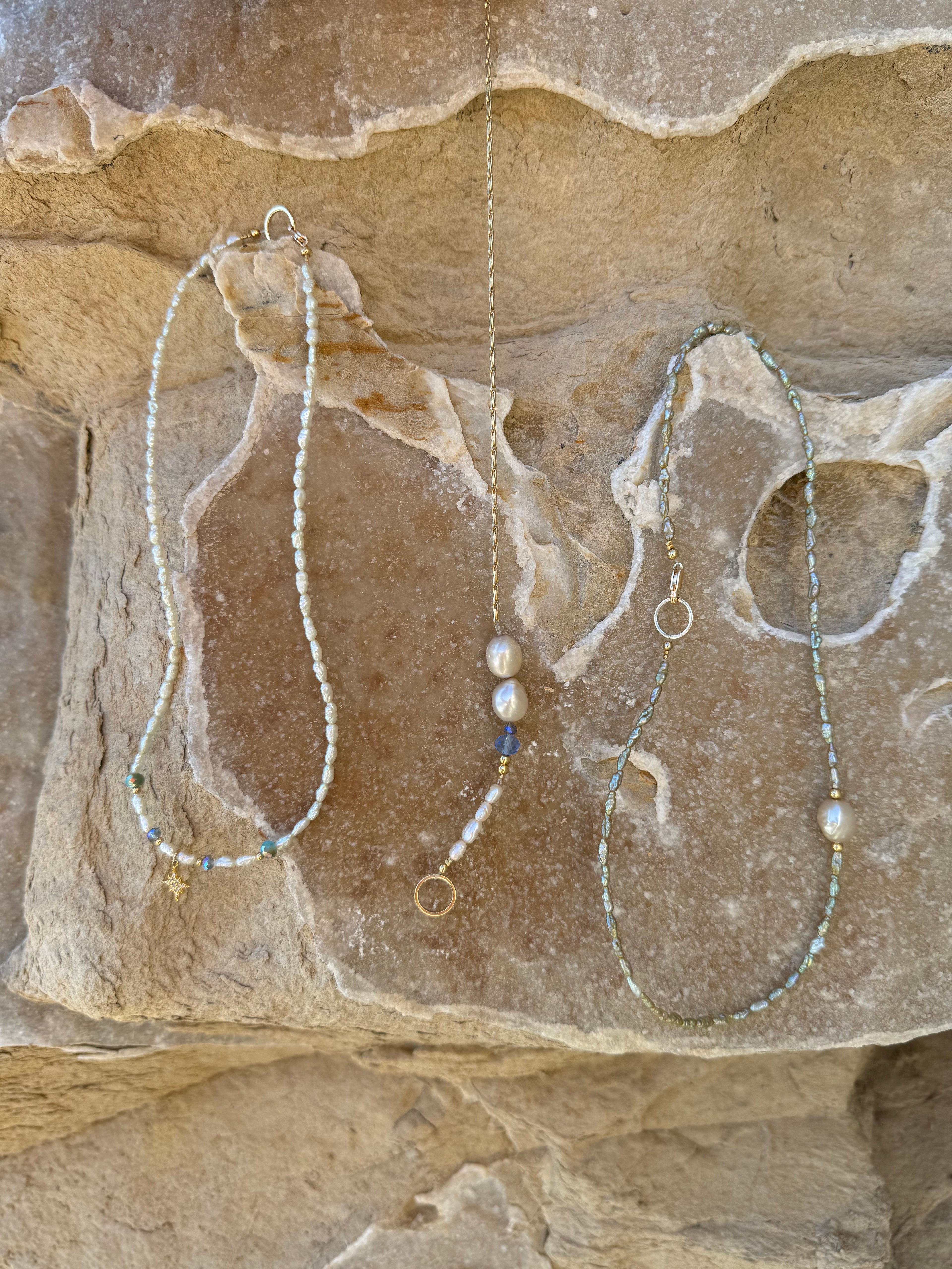 Stardust Pearl – Süßwasserperlenkette mit goldenem Zirkonia-Sternanhänger