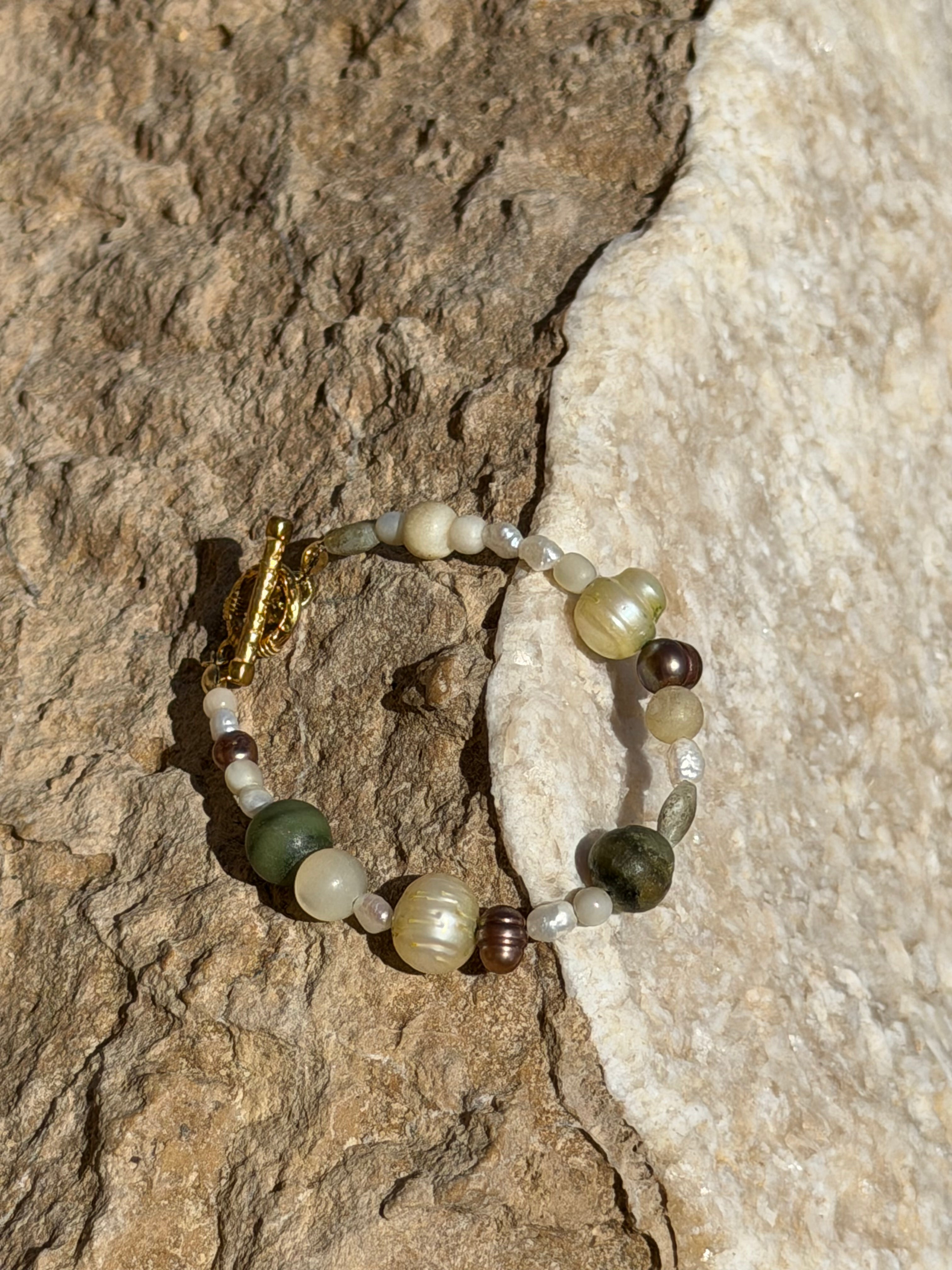 Tierra Suave Armband | Süßwasserperlen, Jade & Naturstein Mix