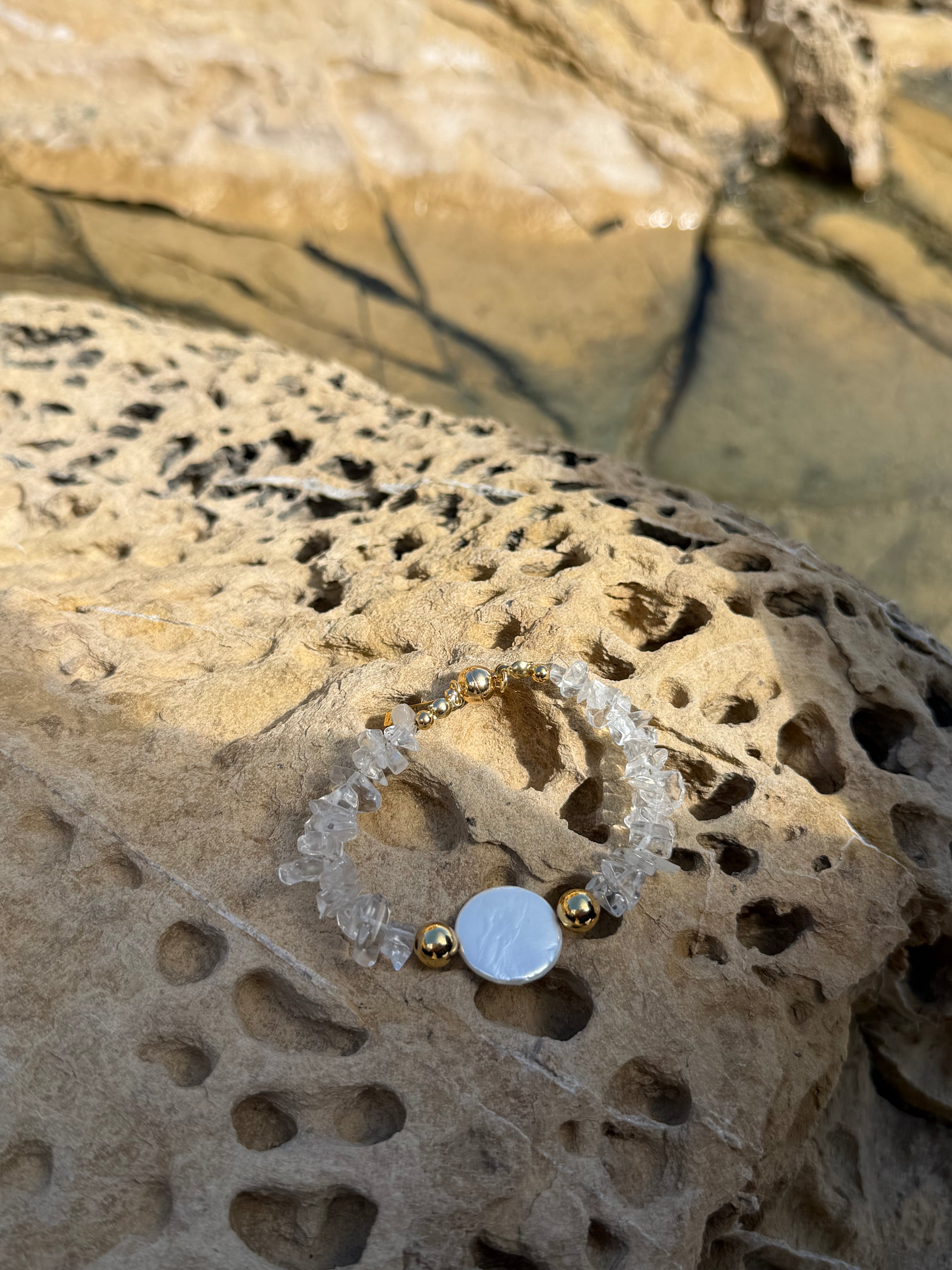 Luz Suave II Armband | Bergkristall & Muschel-Element