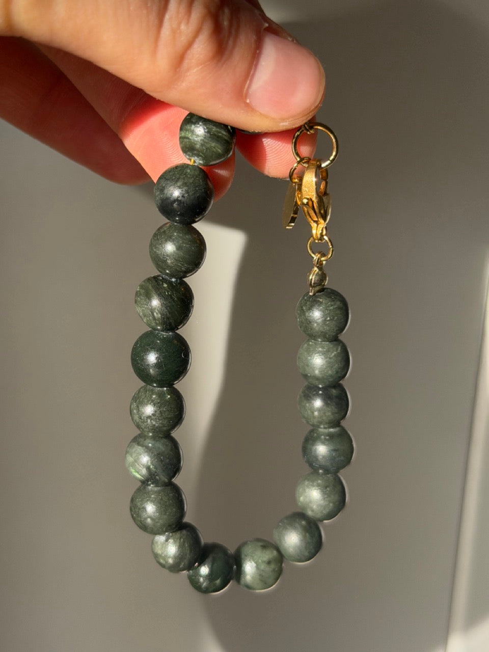 Jade Edelstein Armband „Verona“ – Unisex | 18K vergoldet