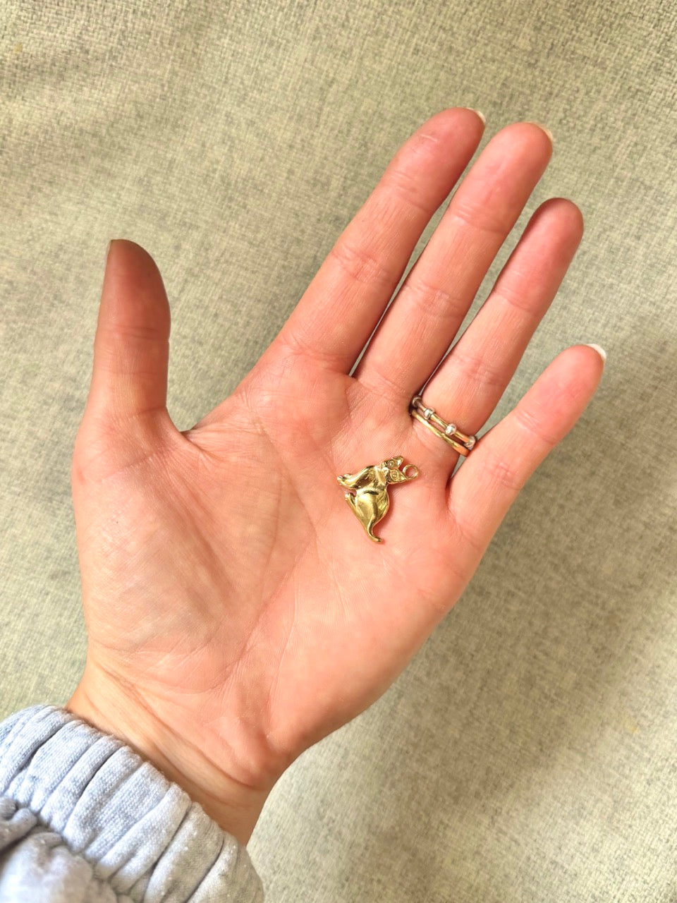 Katzen-Charm 3D sitzend – Goldener Anhänger für Ketten & Armbänder | 18K vergoldet