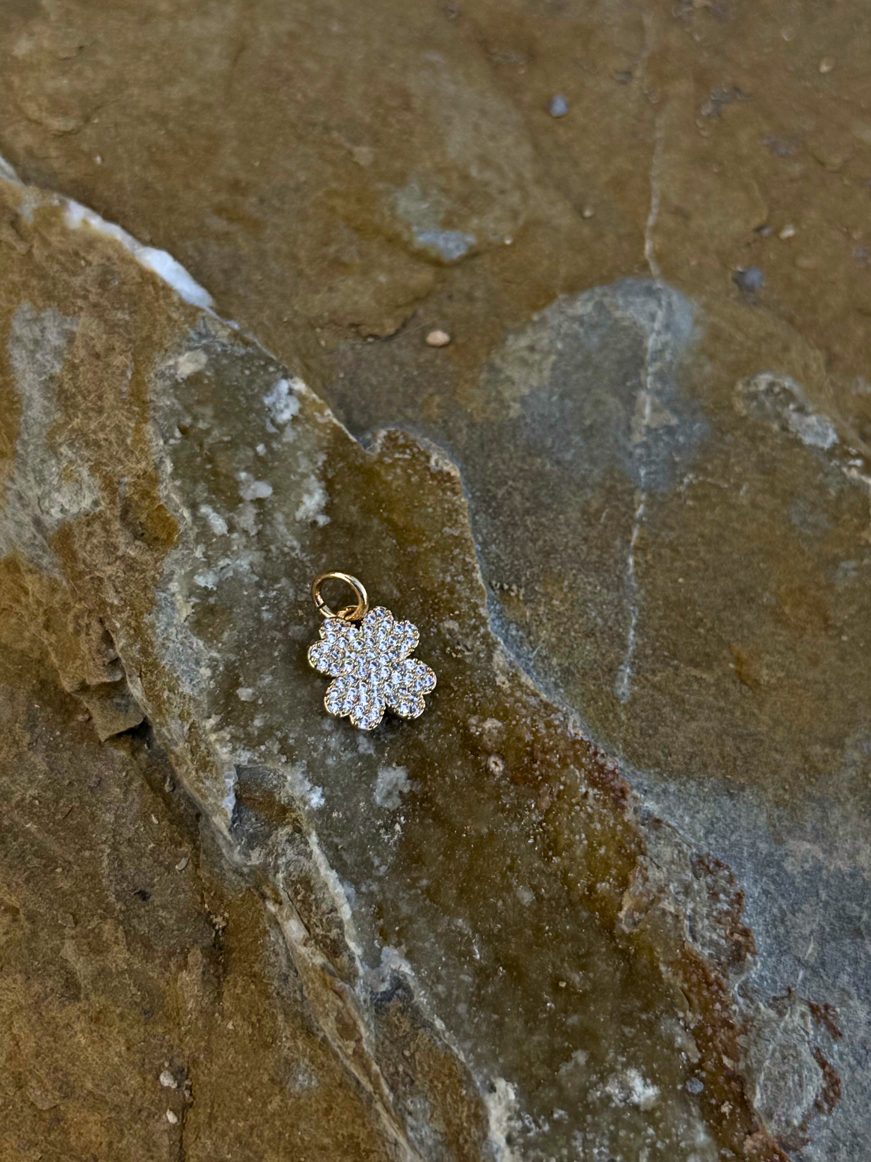 Kleeblatt-Charm mit Strass | Edelstahl 18K vergoldet