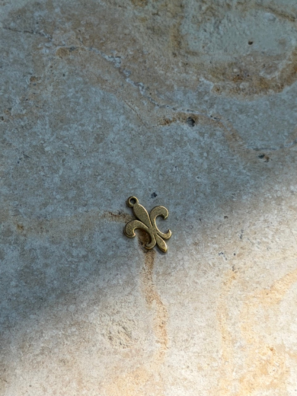 Lilien Anhänger, Nahaufnahme