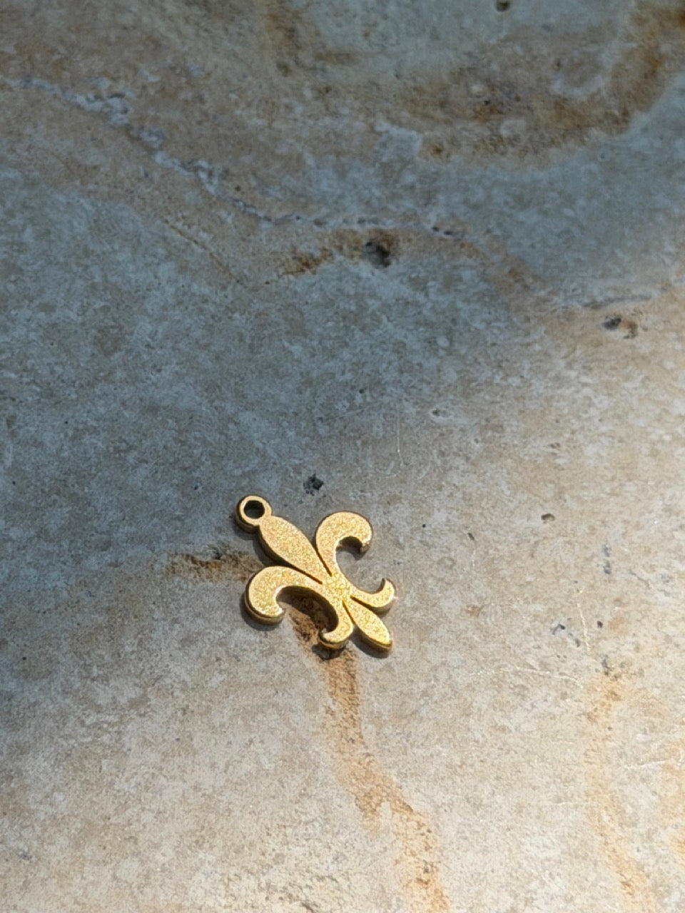 Lilien Anhänger, weitere Ansicht