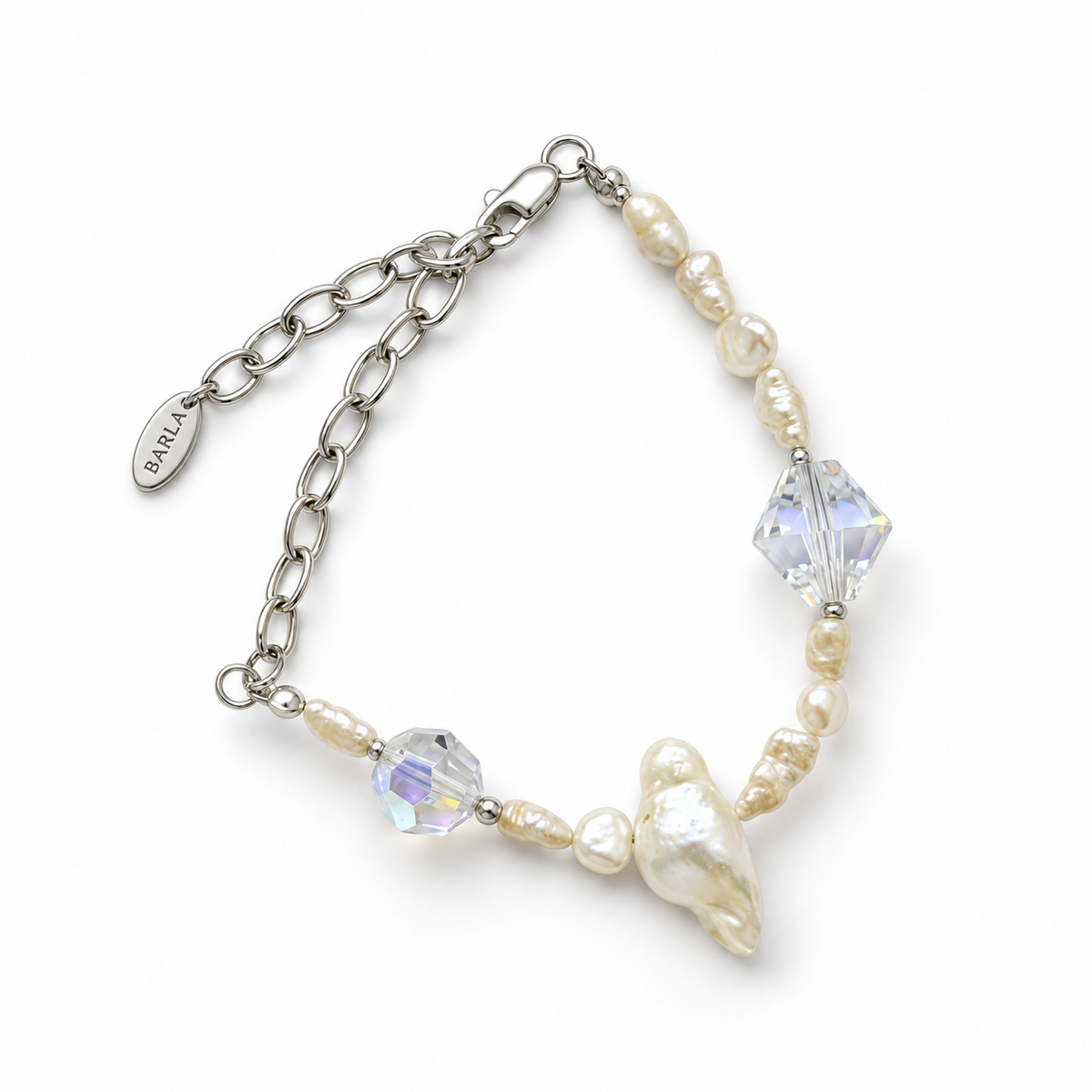 Luna Prism Armband aus 925 Sterling Silber mit Süßwasserperlen und facettierten Kristallperlen – Visualisierung auf weißem Hintergrund