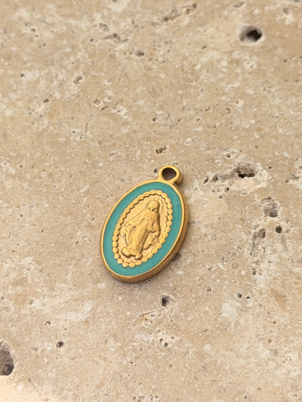 Kleines Maria-Medaillon mit Emaille | Edelstahl 18K vergoldet