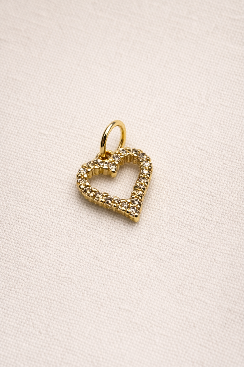 Offenes Herz Charm – 18 Karat Gold mit Zirkonia