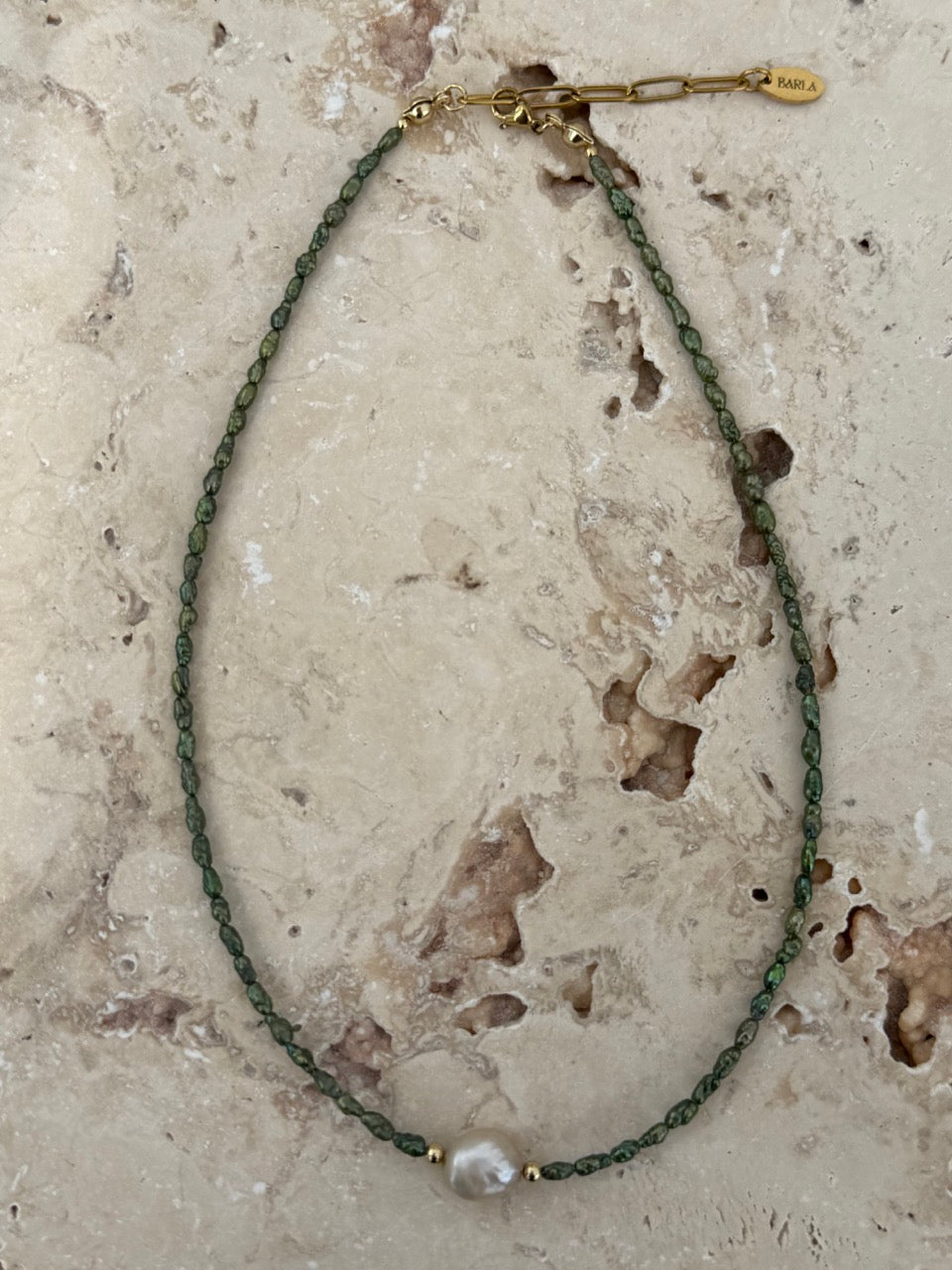 Oliva Pearl – Grüne Süßwasserperlenkette | Edelstahl 18K vergoldet
