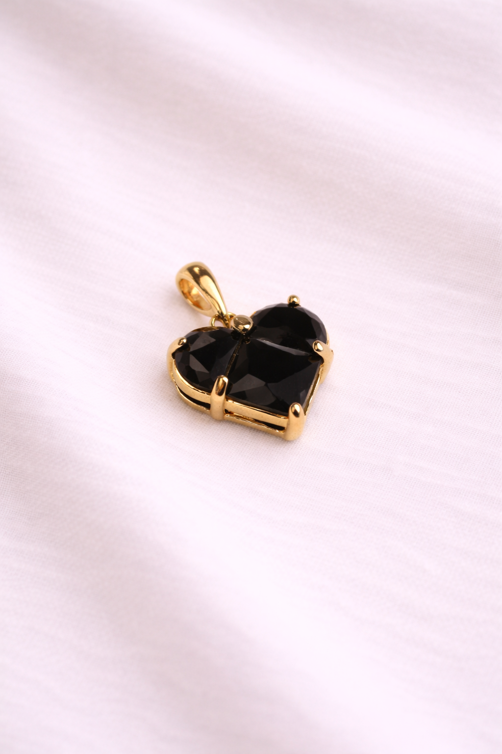 Herz-Charm mit schwarzem Stein | Edelstahl 18K echtgold plattiert
