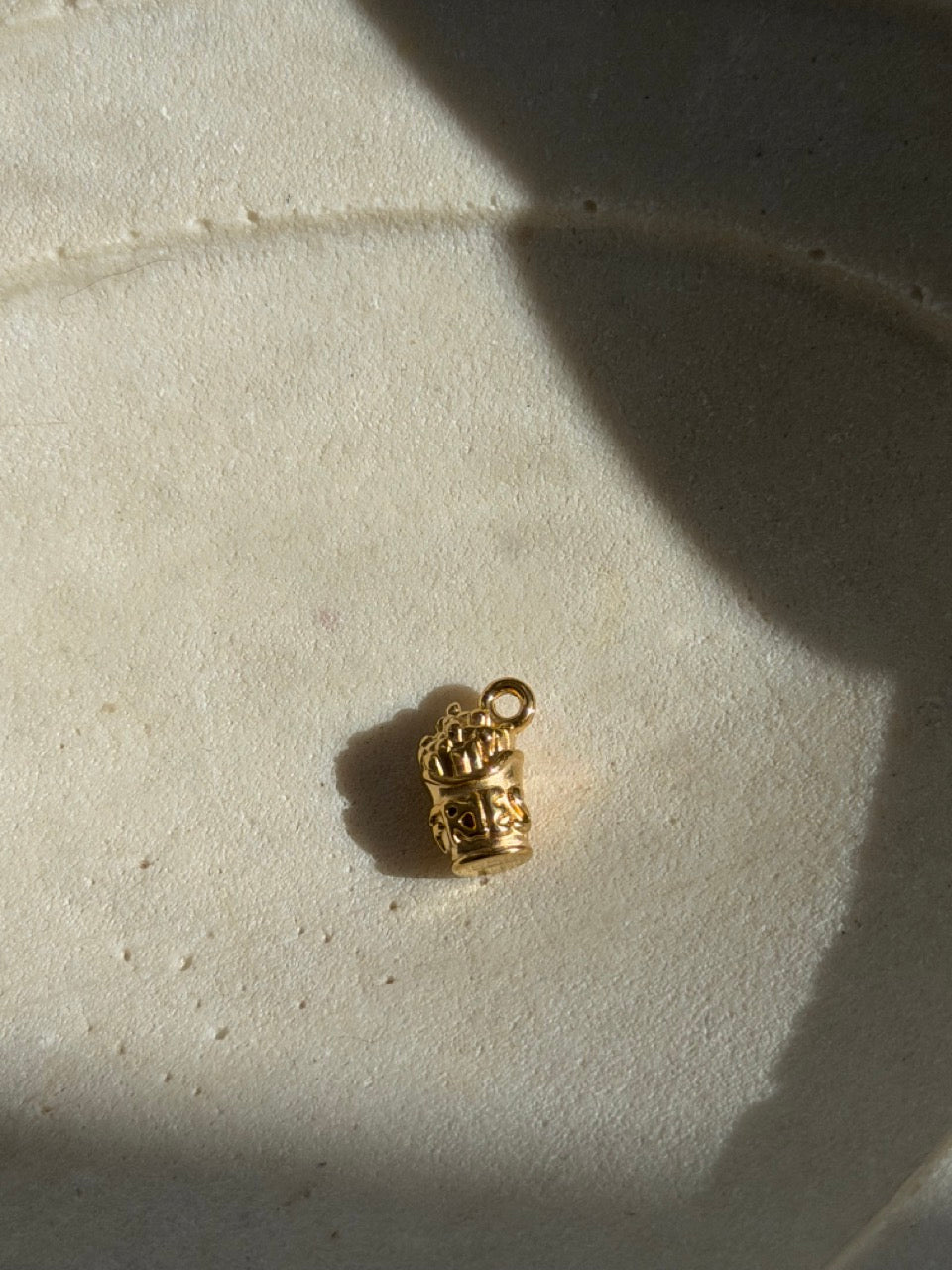 Pommes-Frites-Charm Anhänger Gold