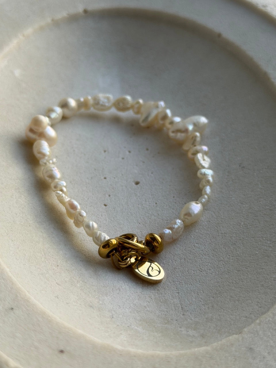 Pure Paradise Armband aus Naturperlen, handgefertigt – Produktfoto 6