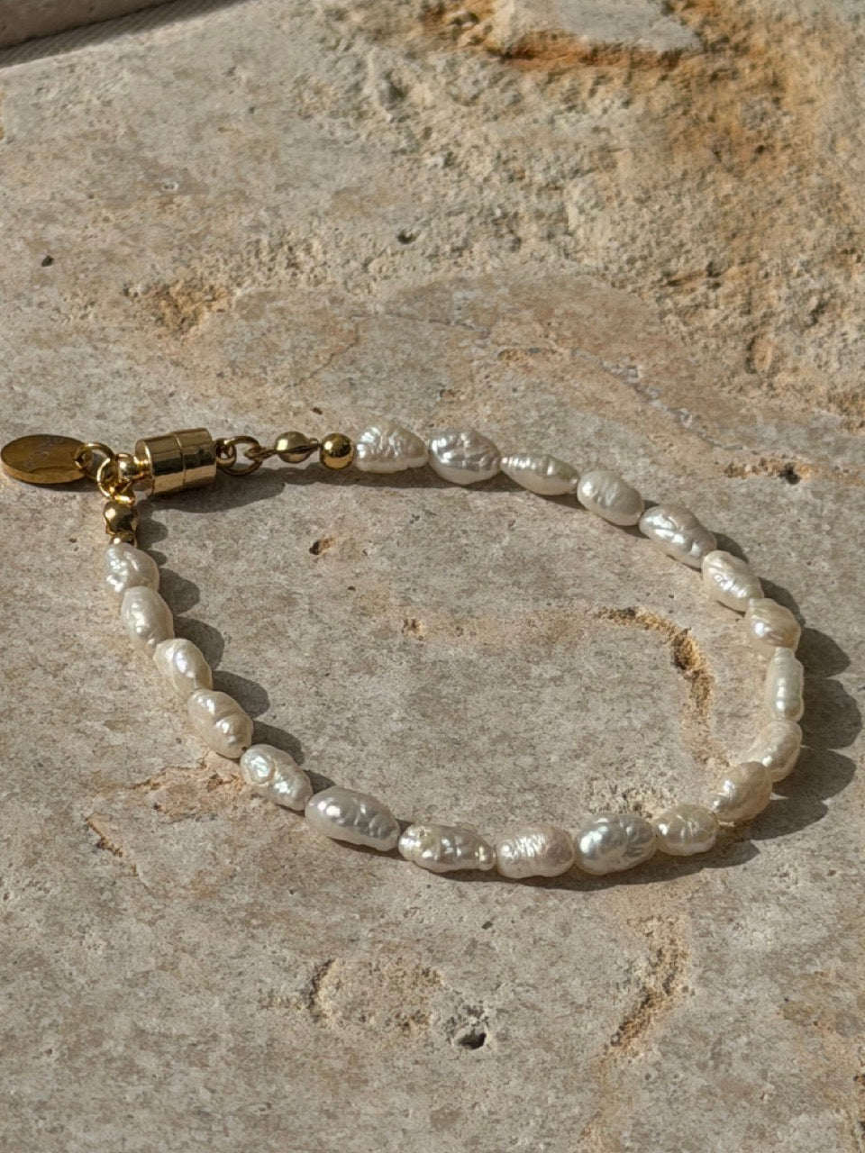 Pure Premium Armband mit Süßwasserperlen | Edelstahl 18K vergoldet