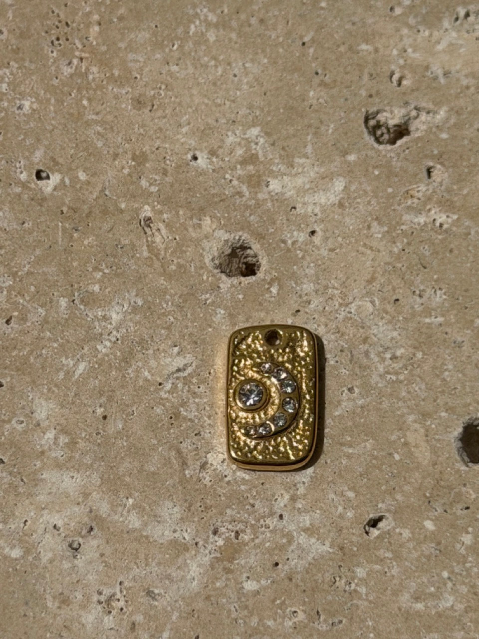 Rechteckiger Mond-Charm mit Zirkonia | Edelstahl 18K vergoldet