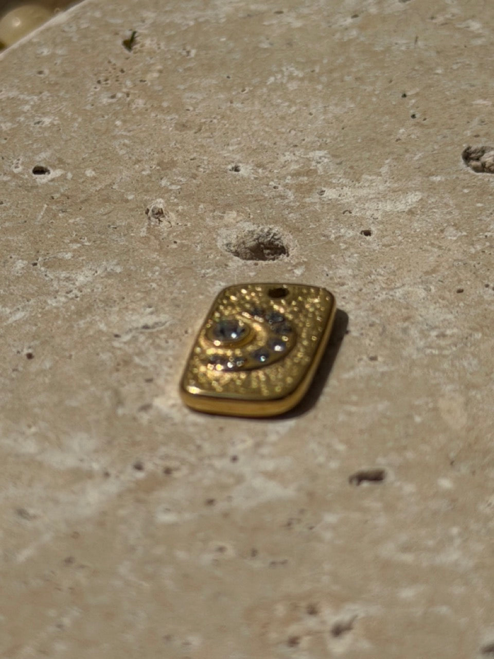 Rechteckiger Mond-Charm mit Zirkonia | Edelstahl 18K vergoldet