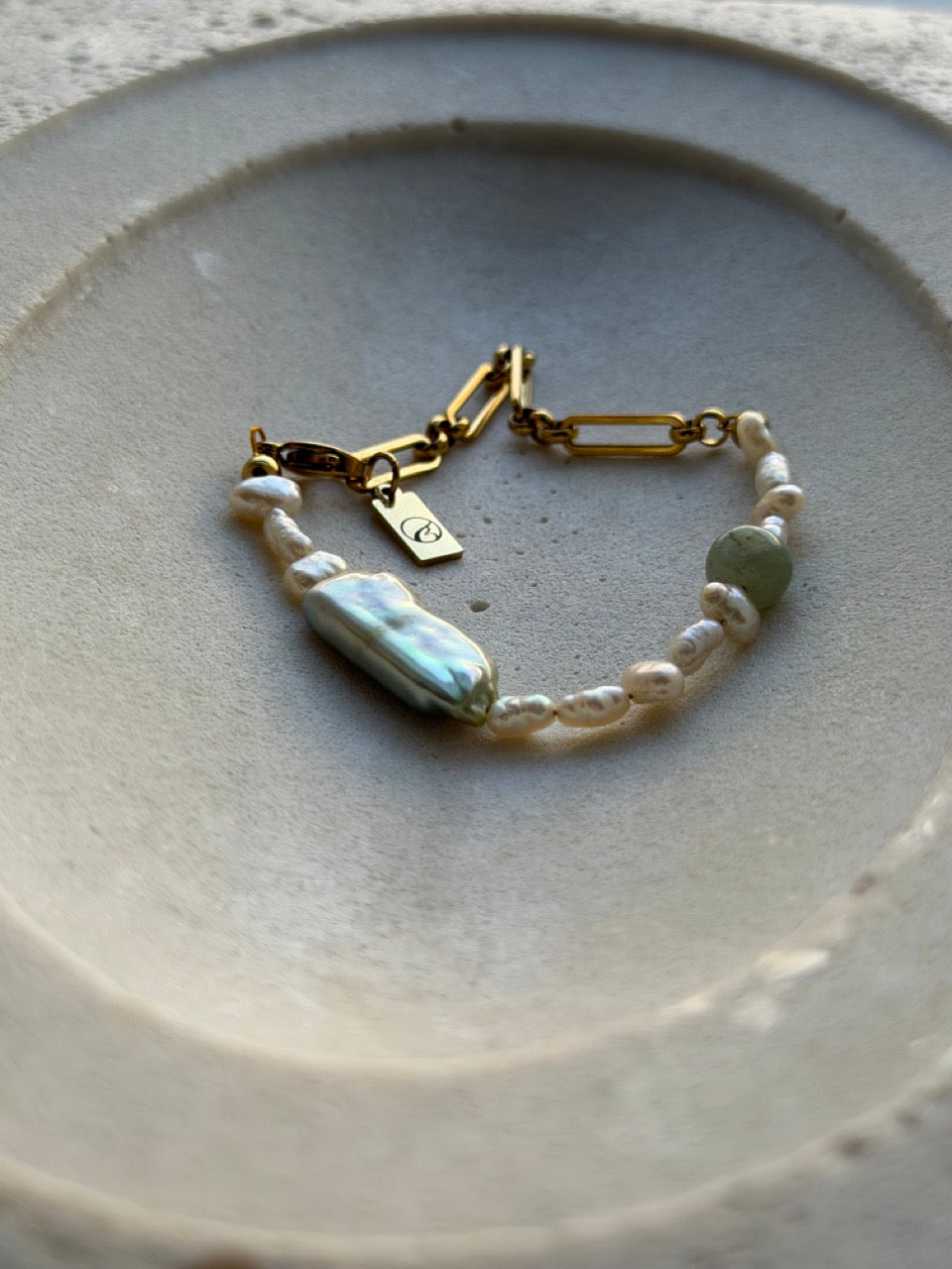 Sage Doublé Armband mit Paperclip-Gliederkette in Gold – Produktfoto 3