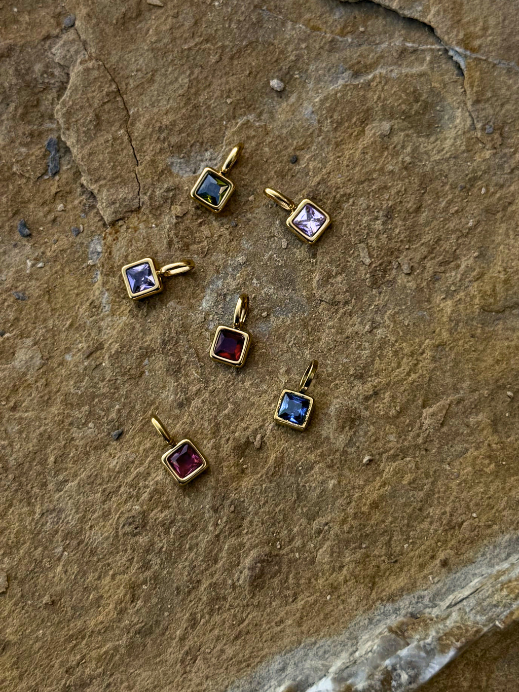 Goldener Geburtsstein Anhänger mit Zirkonia | Edelstahl 18K Vergoldung