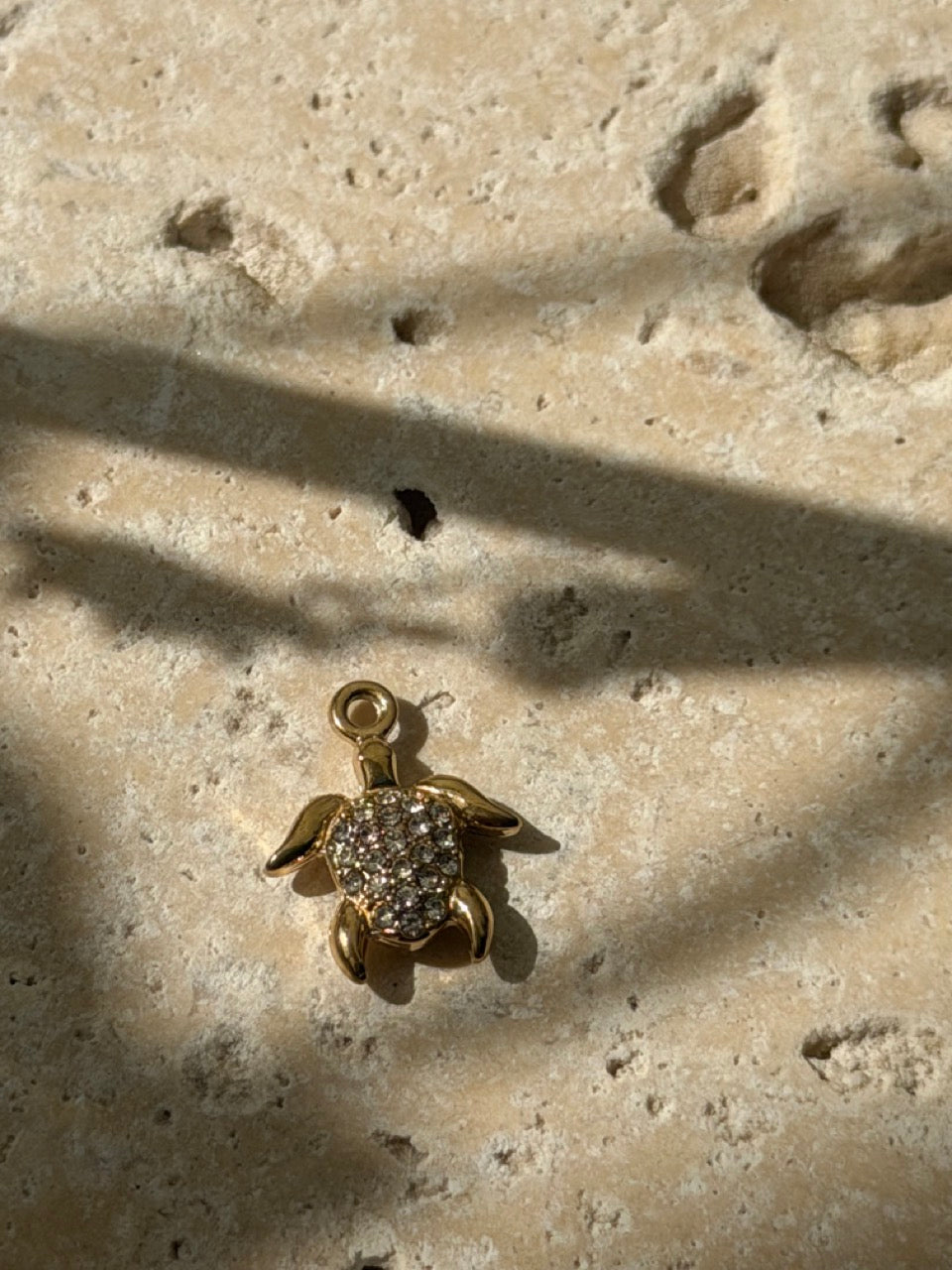 Schildkröten-Charm mit Zirkonia | Edelstahl 18K vergoldet