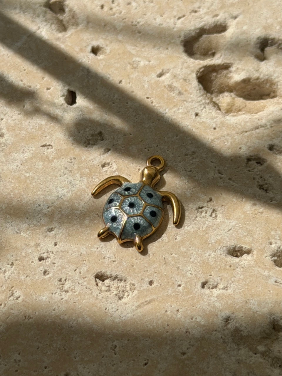 Schildkröten-Charm in Hellblau mit Emaille | Edelstahl 18K vergoldet (Kopie)