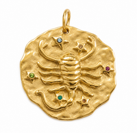 Sternzeichen Charm Gold – Zodiac Anhänger mit bunten Zirkonia | 18K vergoldet