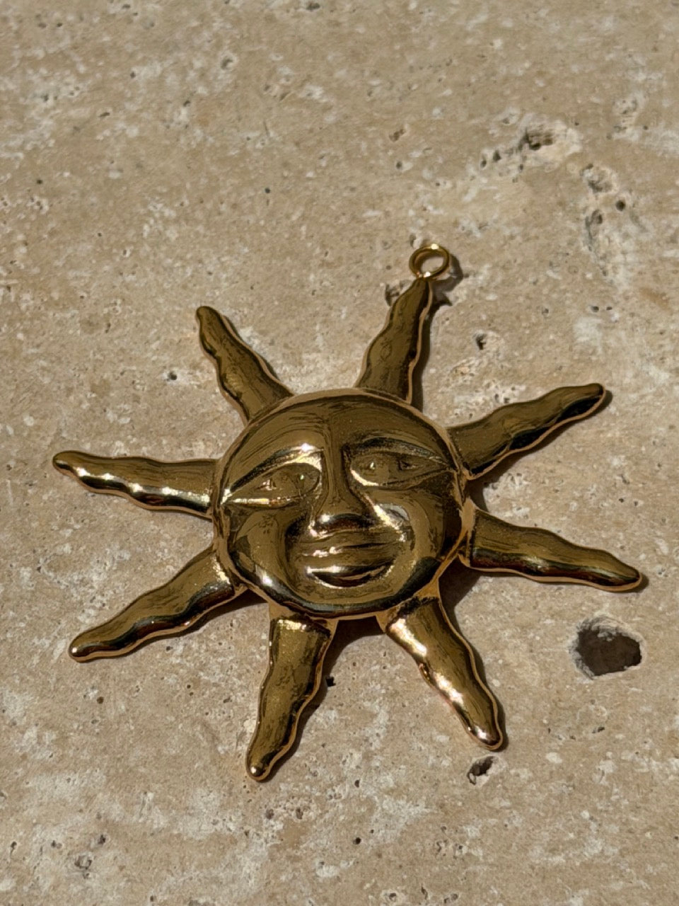 Großer Sonnengesicht-Anhänger | Edelstahl 18K vergoldet