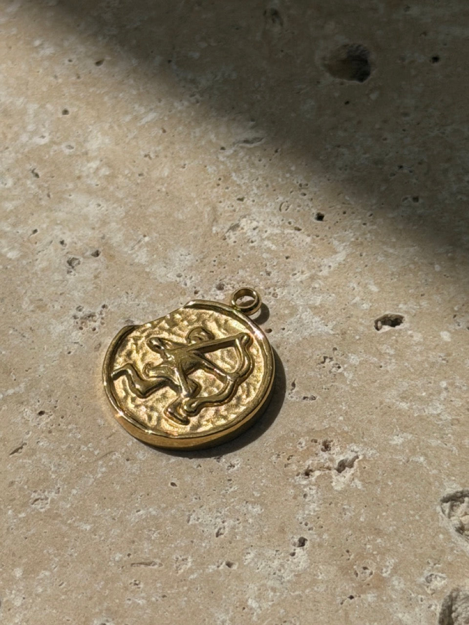 Sternzeichen-Charm in Münzform | Edelstahl 18K vergoldet