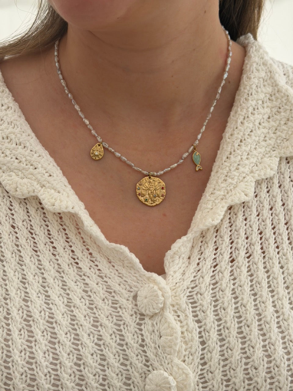 Goldener Sternzeichen Charm mit bunten Kristallen | Edelstahl 18K vergoldet