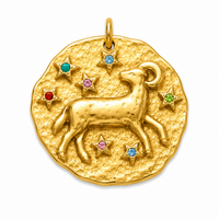Sternzeichen Charm Gold – Zodiac Anhänger mit bunten Zirkonia | 18K vergoldet