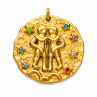 Sternzeichen Charm Gold – Zodiac Anhänger mit bunten Zirkonia | 18K vergoldet