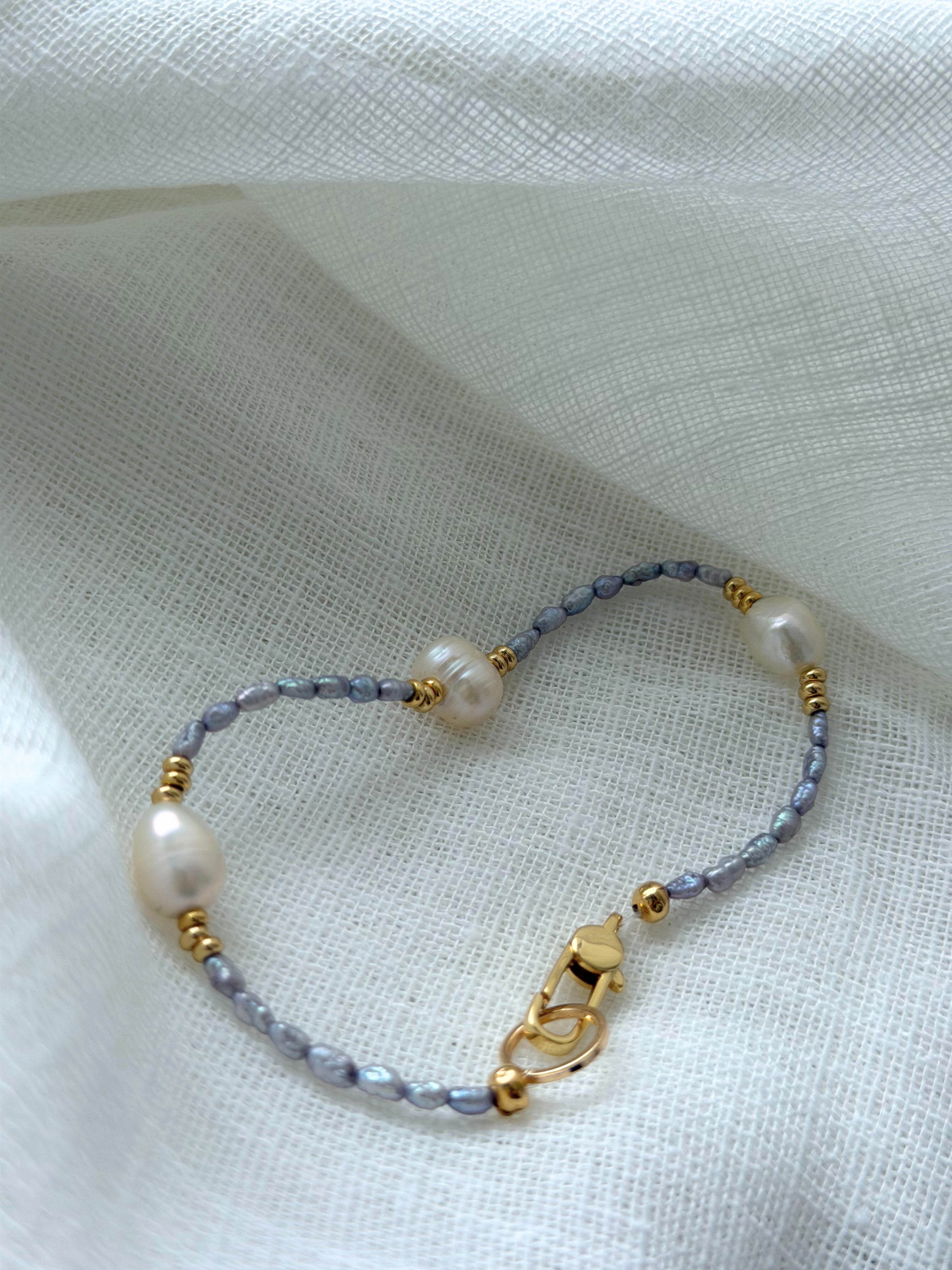 Lavender Blush – Süßwasserperlenarmband in Lavendel & Perlmutt