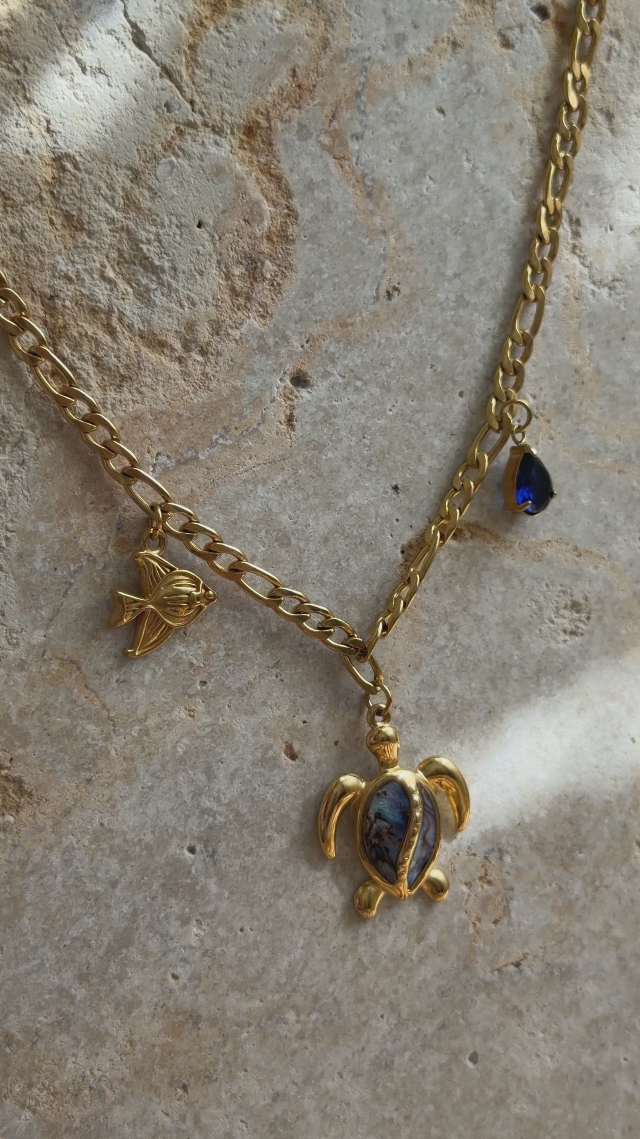 Goldfisch Charm Edelstahl 18 K gold plattiert